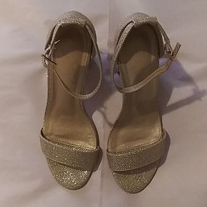 NWOT Coasis Chunky Block High Heels Size 8